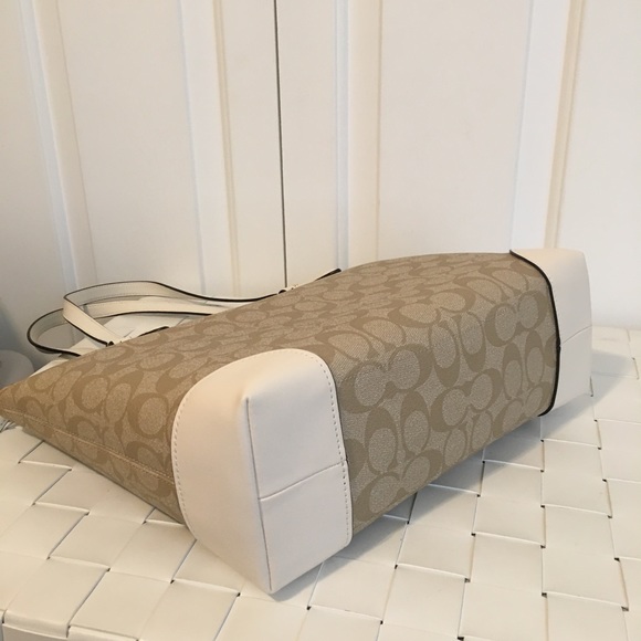 NWT Coach signature zip Tote bag - Picture 4 of 7